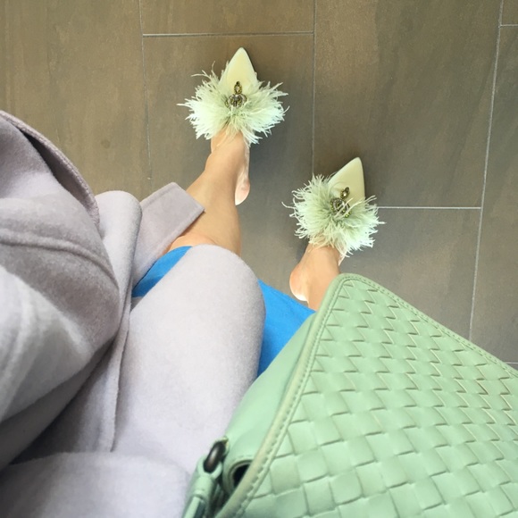 Meet your Posher, Nicole - Picture 4 of 5